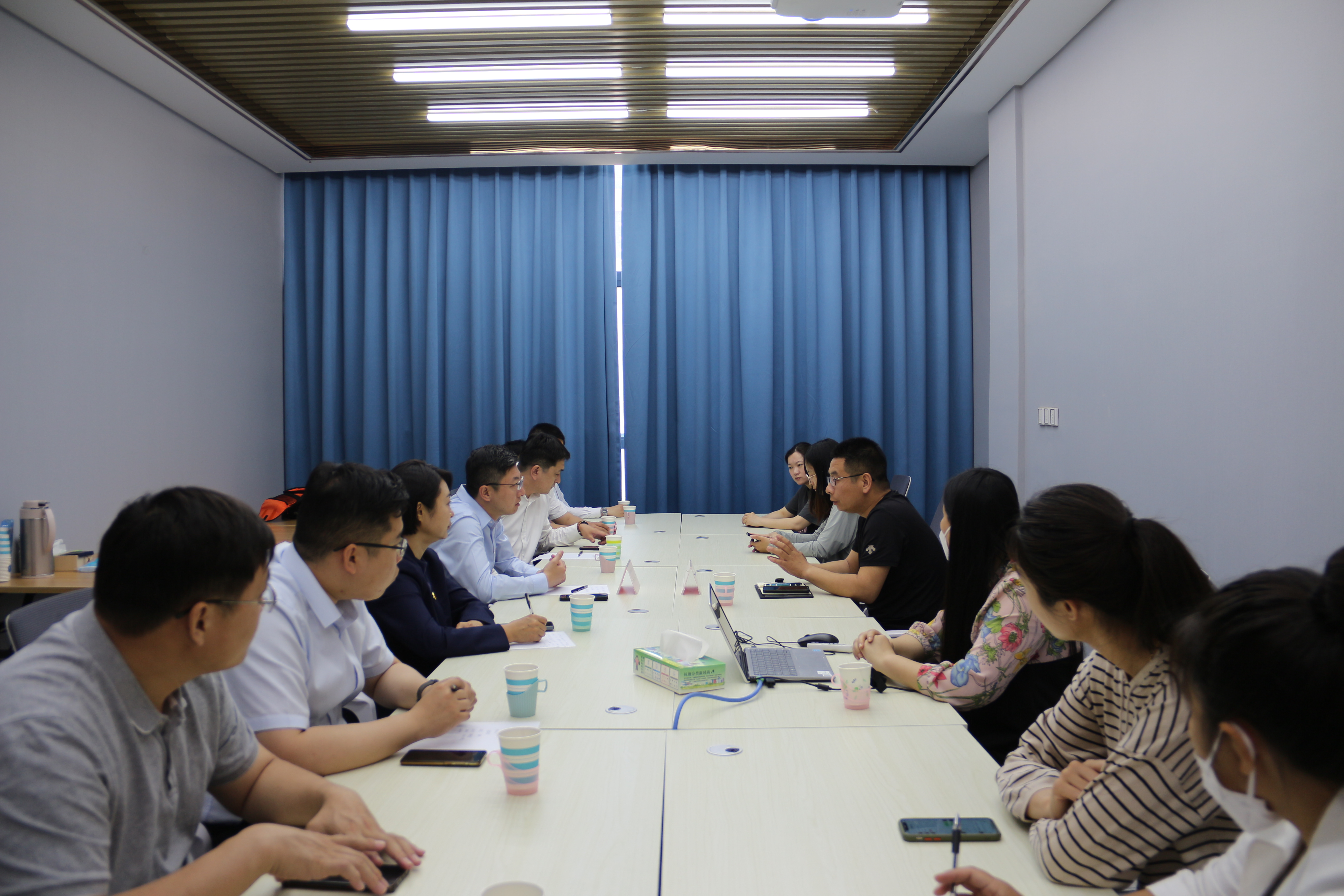 附件1：【魯控數(shù)字】世界環(huán)境日 向社區(qū)“報到” ——魯控數(shù)字黨總支開展“雙報到”暨“六·五世界環(huán)境日”志愿服務(wù)宣傳活動.JPG